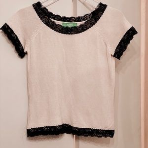 Metro 6 Off White Top w/Black Lace Trim - S